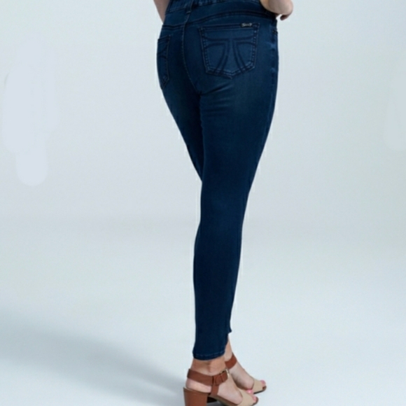 🌟2/$20🌟SEVEN7 Pull-on Skinny Jeans - Picture 2 of 4